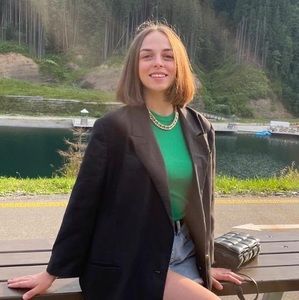 Meet your Posher, Olichka